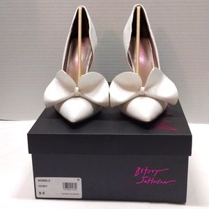 Betsey Johnson Nobble Ivory Size 9.5M (S#9.5-1
